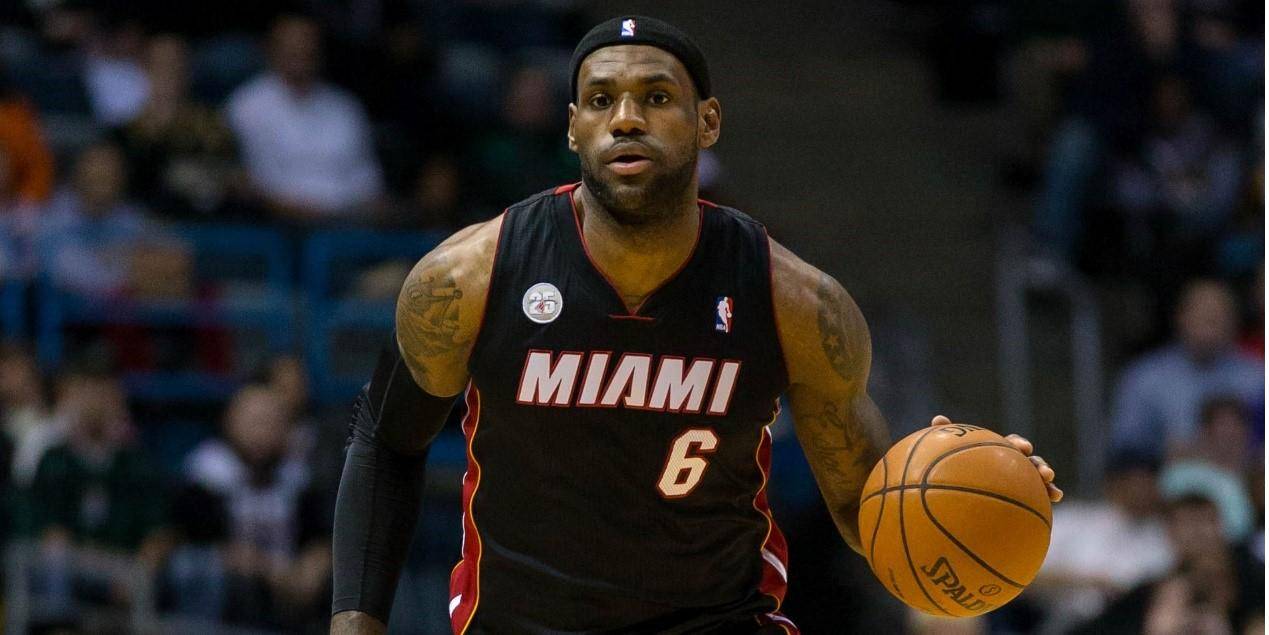 九游娱乐体验-刷新纪录首场状态出色,热火观众沸腾!,詹姆斯重返赛场再创辉煌时刻的简单介绍-九游娱乐体验